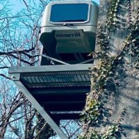 Outdoor installation of a video projector inserted in a PROIETTA CASE AF32